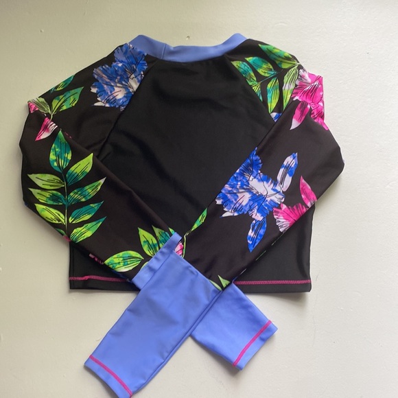 Long Sleeve Rash Guard - Picture 2 of 2